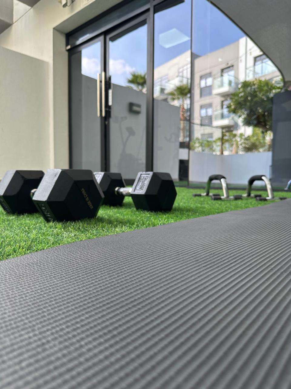 Izzzi Life Mint Aparthotel Dubaj Kültér fotó